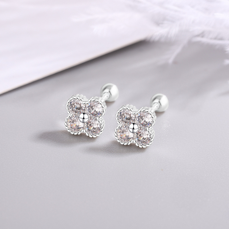 Pendientes pequeños de Plata d - Body Jewelry Diamond reseña y precio